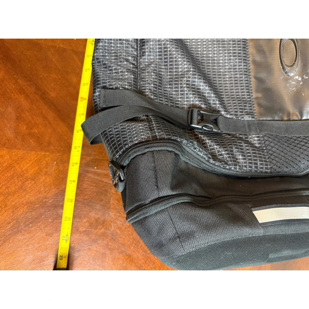 Oakley Black Grid Ripstop Tactical Duffel Bag Large Travel Gym Bag Reflective